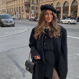 *Free with Purchase* Black Wool Beret Circular Hat Cap Flat-Crowned French